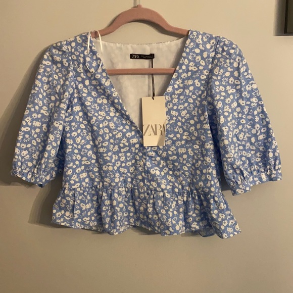 Zara Tops - ♦️FLASH SALE - Crop top NWT